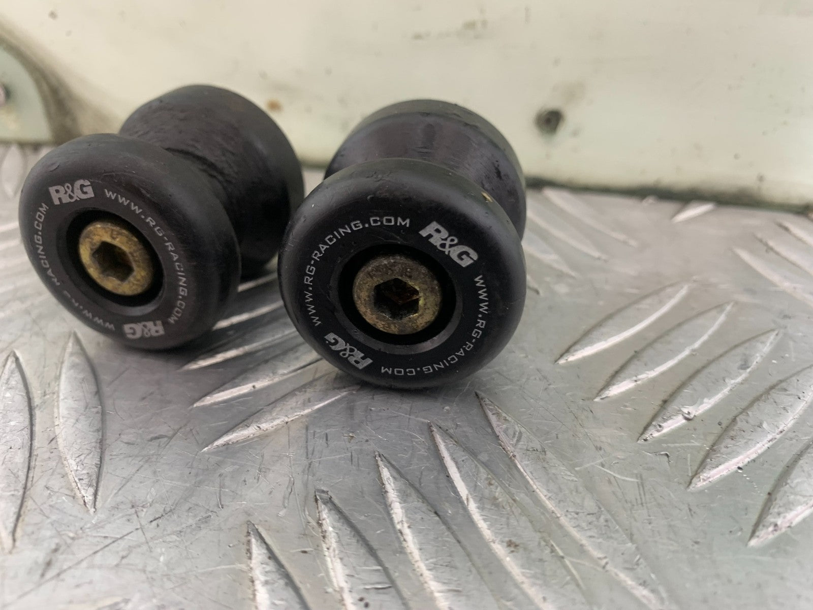 HONDA CBR1000 RR CBR 1000RR FIREBLADE R&G SWINGARM BOBBINS 2008-2011 (CMB1179)