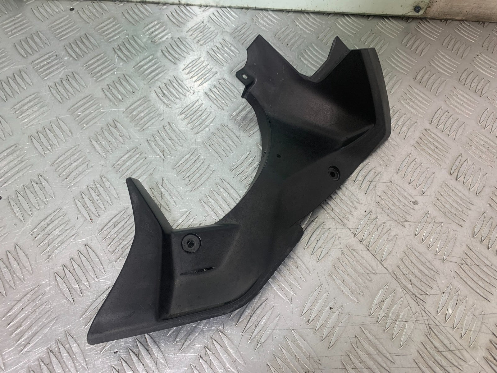 YAMAHA YZF-R125 YZF 125 RIGHT TOP FAIRING INFILL PANEL  YEAR 2019-2022 (CMB1263)