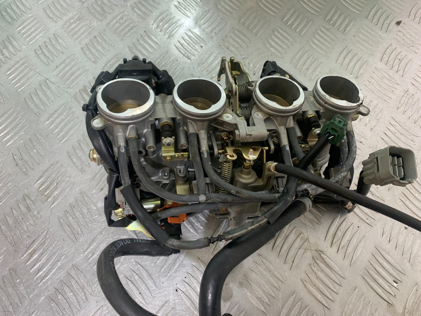 YAMAHA YZF R1 THROTTLE BODIES   YEAR 2004-2006 (CMB1155)