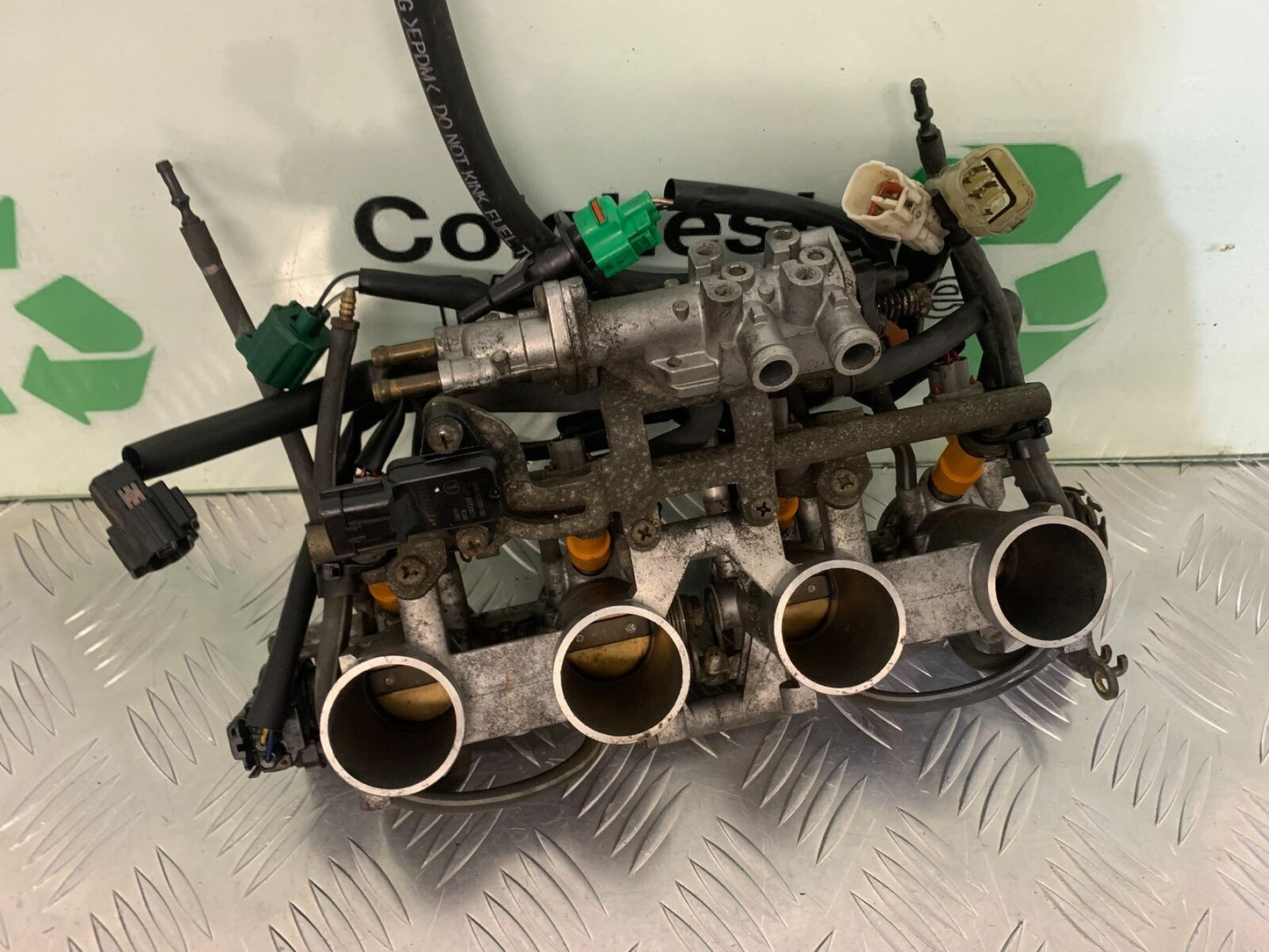 YAMAHA FZ6 FAZER THROTTLE BODIES YEAR 2004-2007 (STOCK 955)