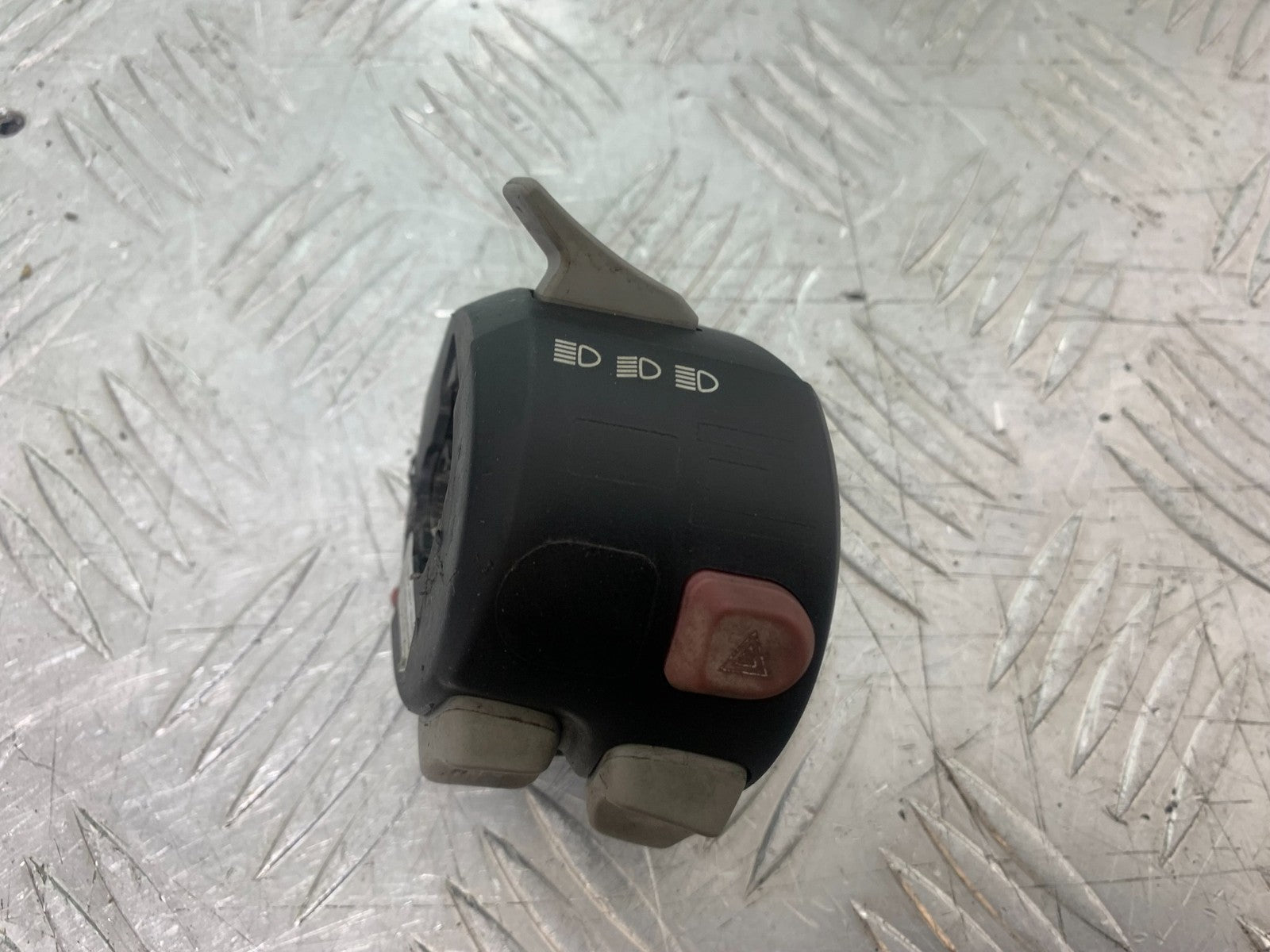 BMW R1200 R 1200 GS LEFT SWITCH GEAR  YEAR 2013-2016 (CMB1257)
