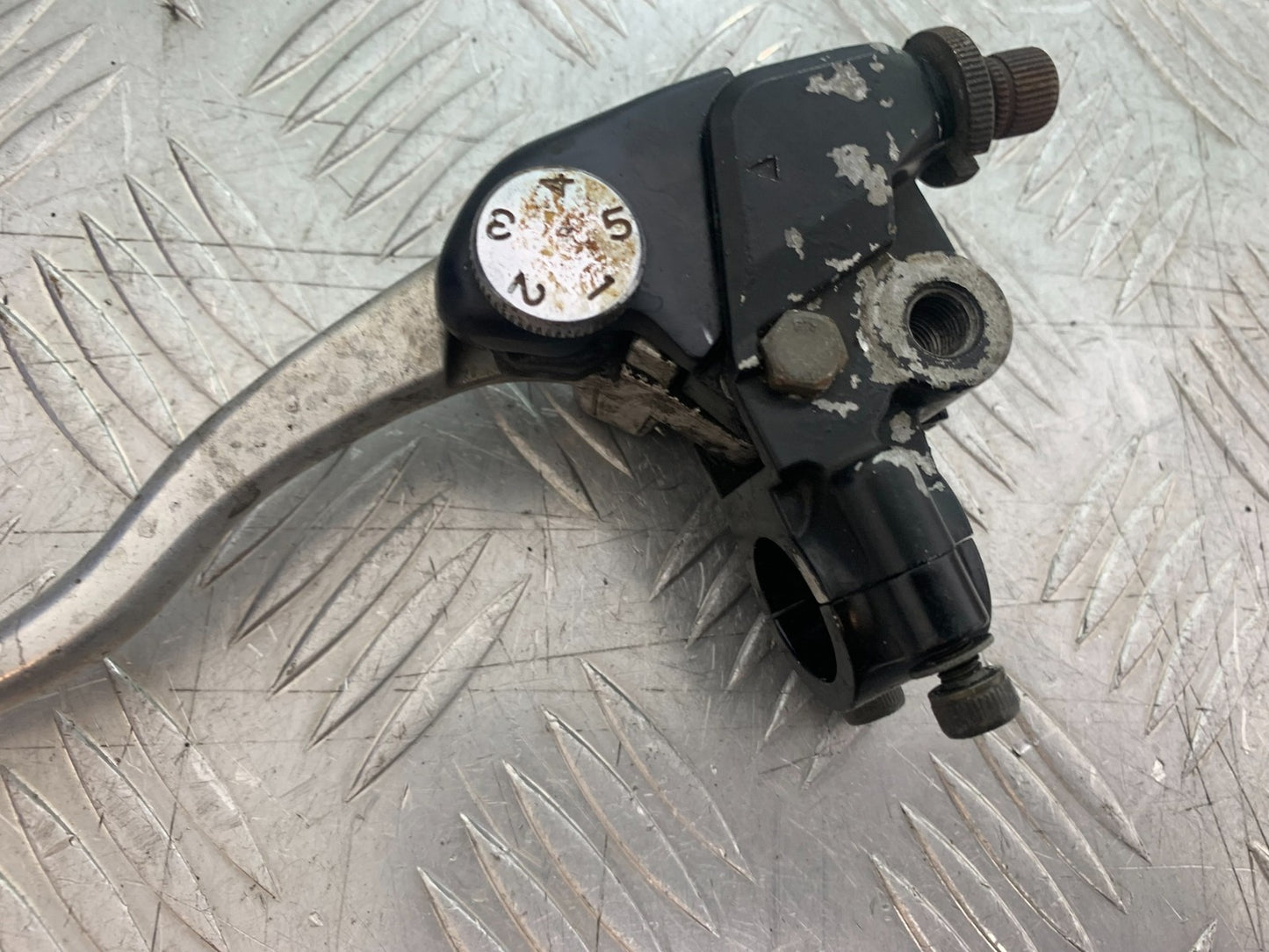 KAWASAKI Z750 Z 750 CLUTCH LEVER AND BRACKET   YEAR 2004-2006  (CMB1234)
