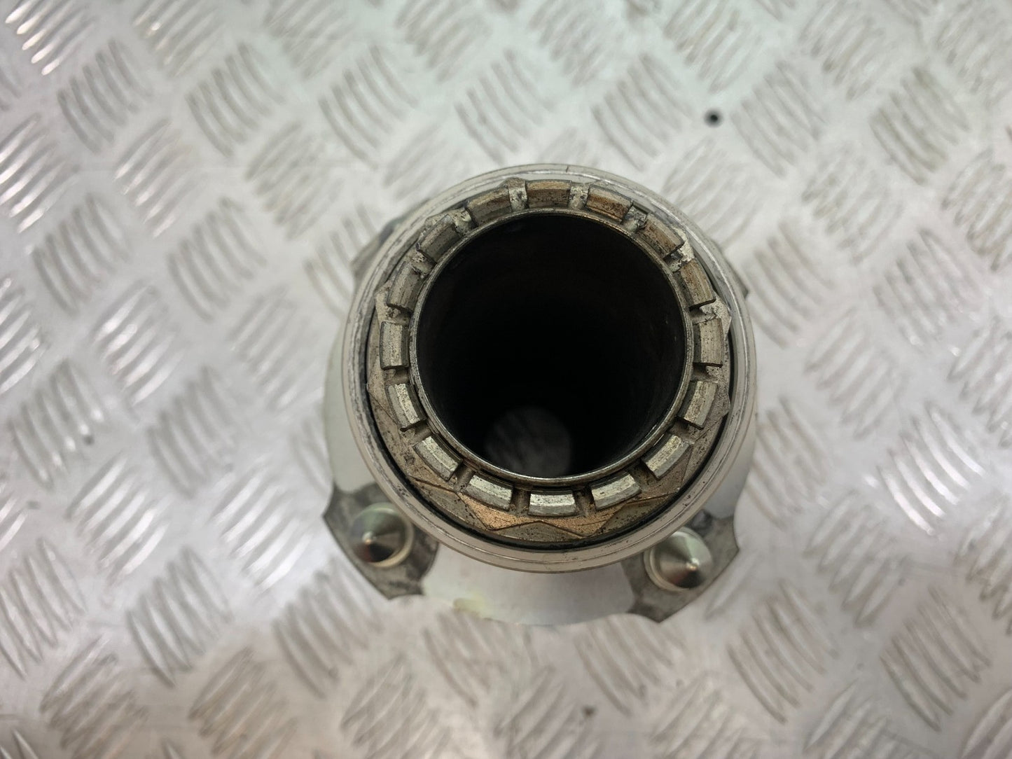 DUCATI 1299 PANIGALE REAR WHEEL SHAFT   YEAR 2016 (CMB 1187)