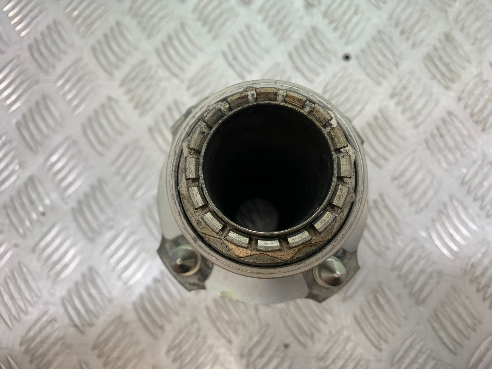 DUCATI 1299 PANIGALE REAR WHEEL SHAFT   YEAR 2016 (CMB 1187)