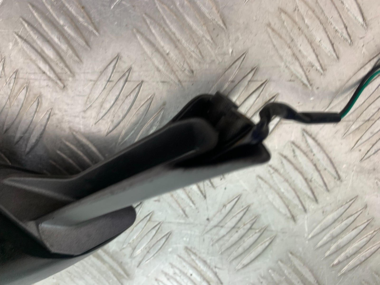 DUCATI 1299 PANIGALE RIGHT MIRROR (DAMAGED SOLD AS PARTS)  YEAR 2016 (CMB 1187)
