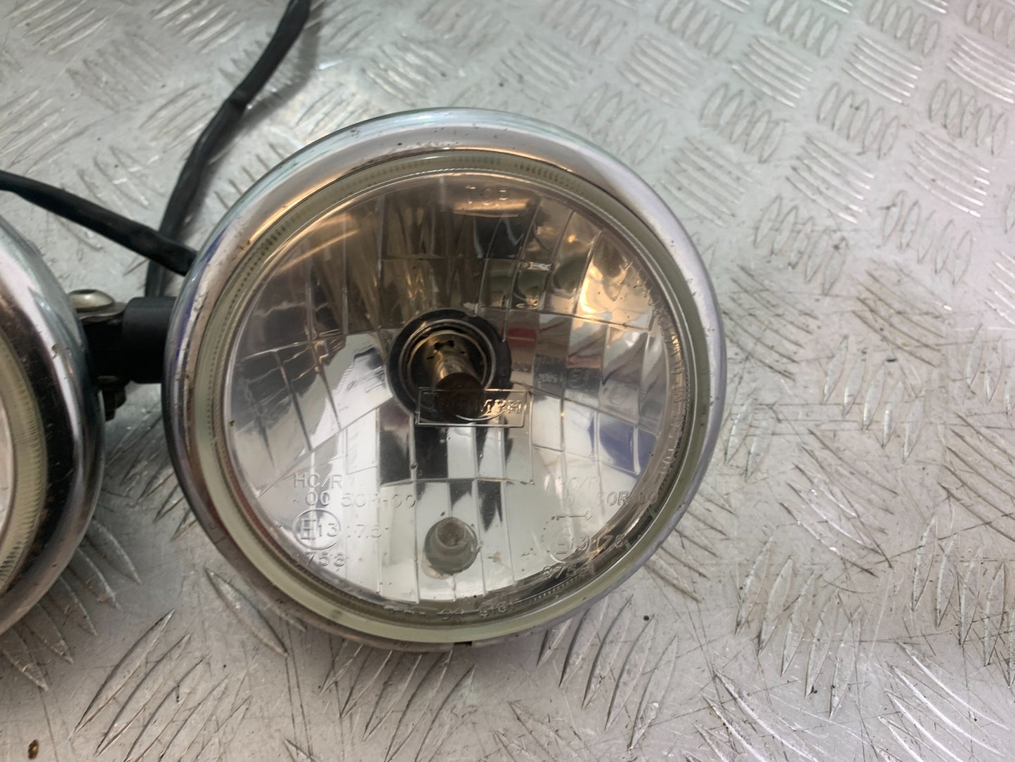 TRIUMPH 1050 SPEED TRIPLE HEADLIGHTS  YEAR 2005-2007 (CMB1322)