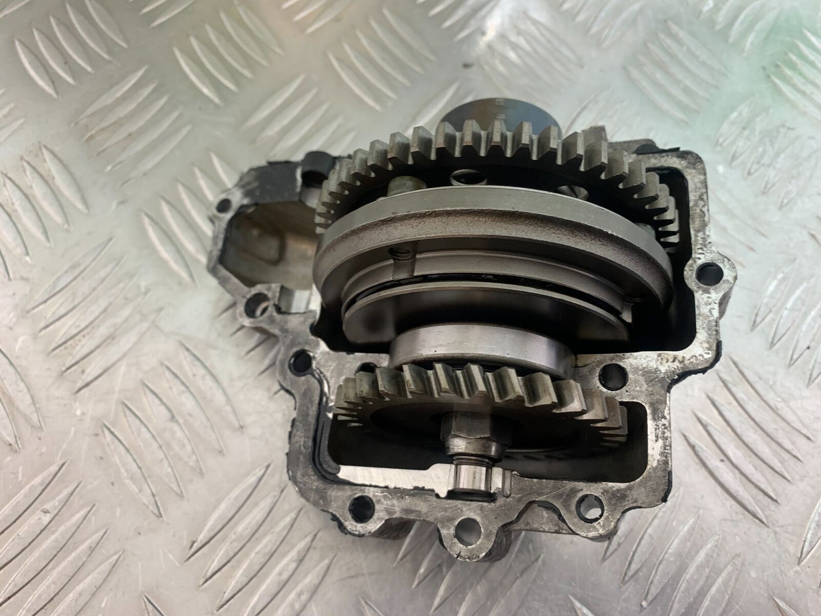 SUZUKI RF900 RF 900 STARTER CLUTCH   YEAR 1999-1999 (CMB 1020)