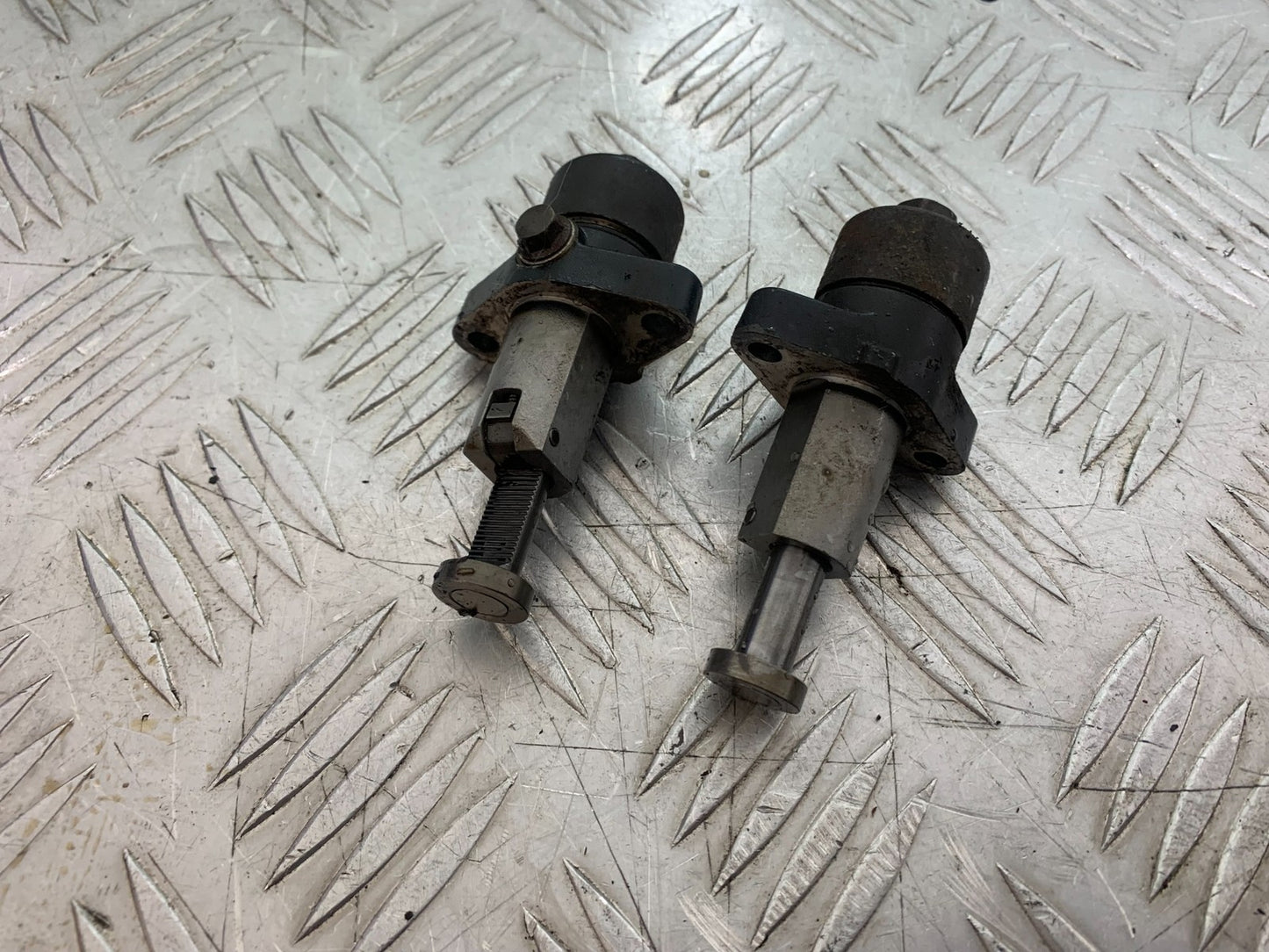 KAWASAKI VN1500 CLASSIC CAM CHAIN ADJUSTERS  YEAR 1999 -2006 (CMB1166)