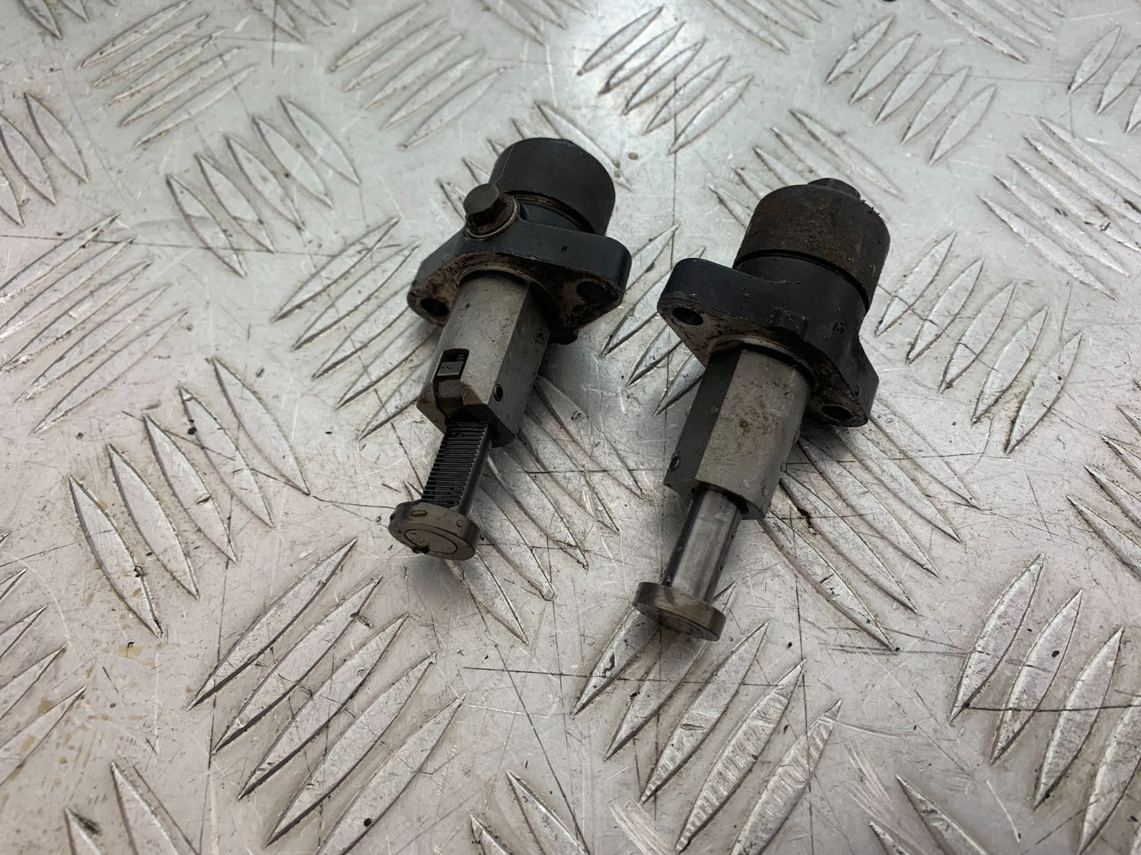KAWASAKI VN1500 CLASSIC CAM CHAIN ADJUSTERS  YEAR 1999 -2006 (CMB1166)