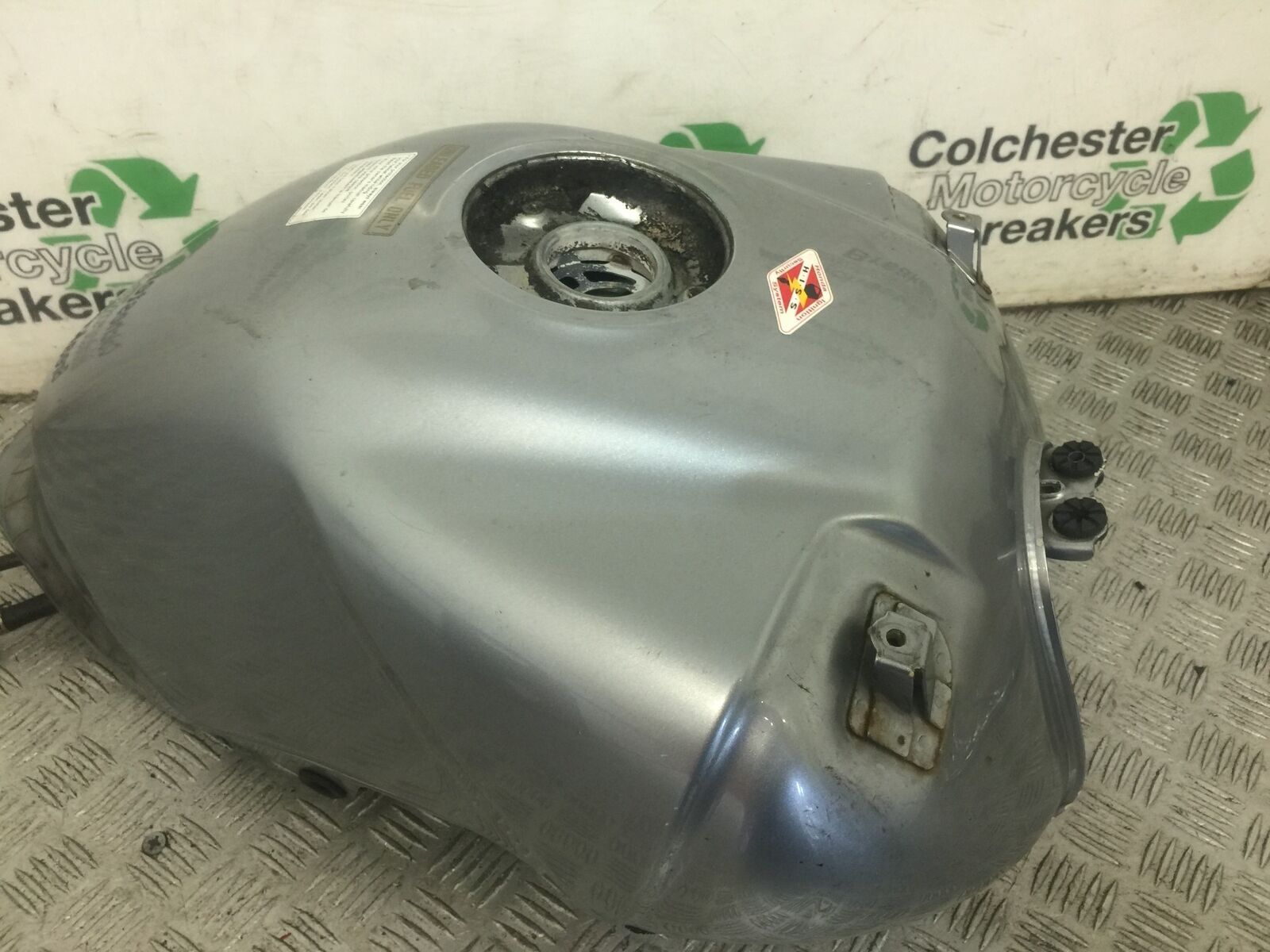 HONDA CBF600 CBF 600 PETROL TANK  YEAR 2004 -07  (STOCK 909)