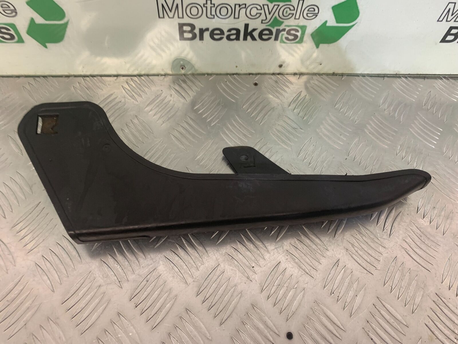 HONDA XL650 V TRANSALP CHAIN GUARD   YEAR 2001-2006 (STOCK 975)