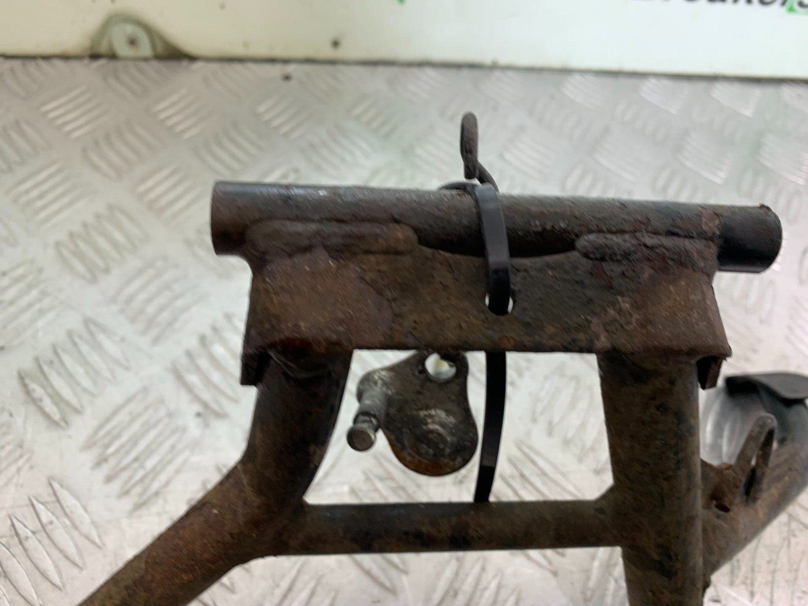 HONDA NSC110 VISION CENTER STAND  YEAR 2017-2020 (CMB1249)