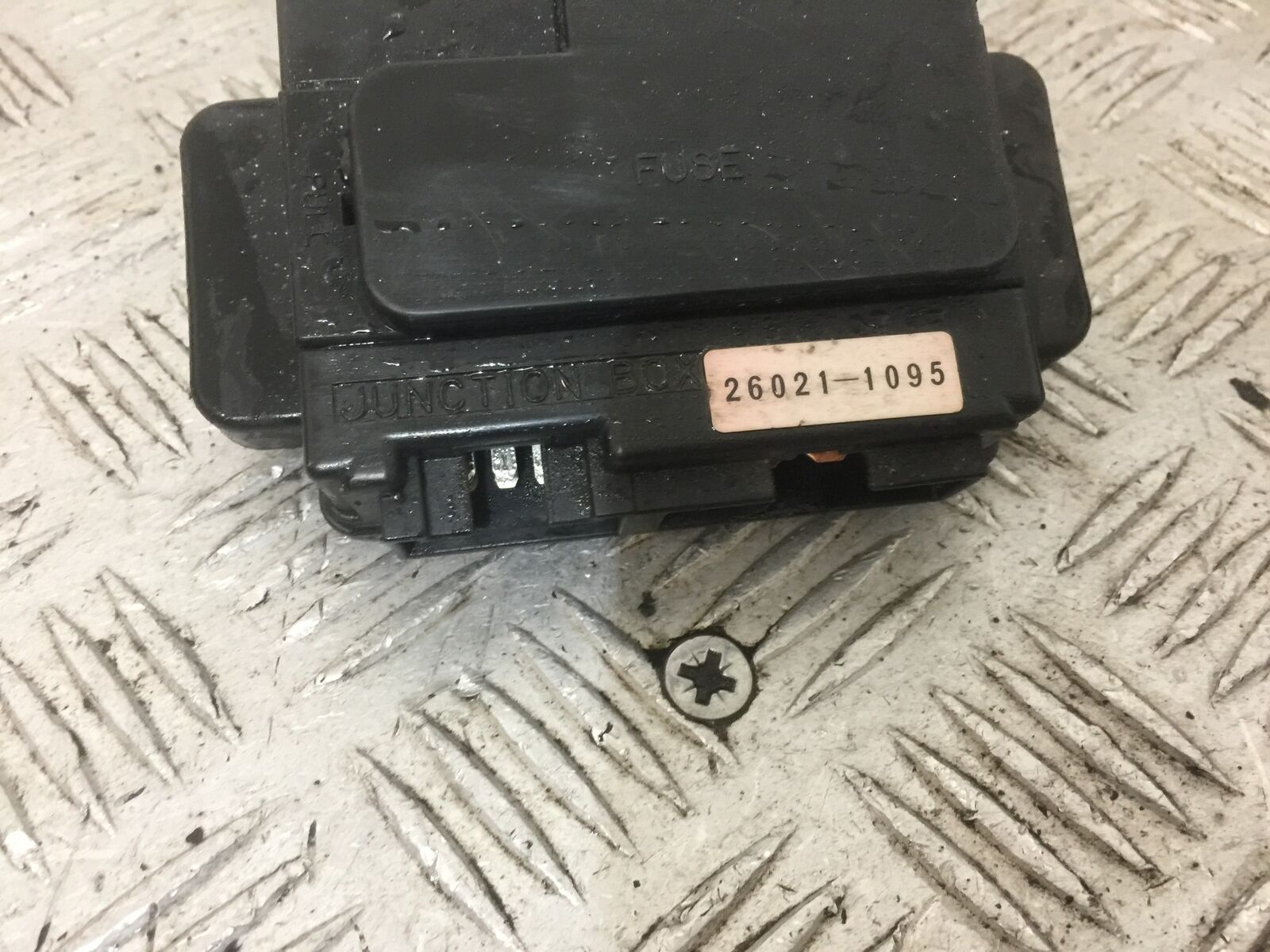 KAWASAKI ZRX1100 ZRX 1100 FUSE BOX  YEAR 1997-2001 (STOCK 808)