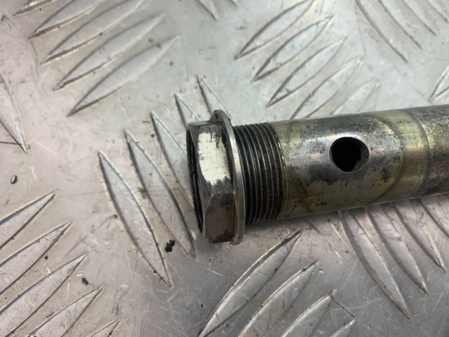 DUCATI 996 SPS 748 916 998 FRONT WHEEL SPINDLE  1999-2000 (CMB1209)