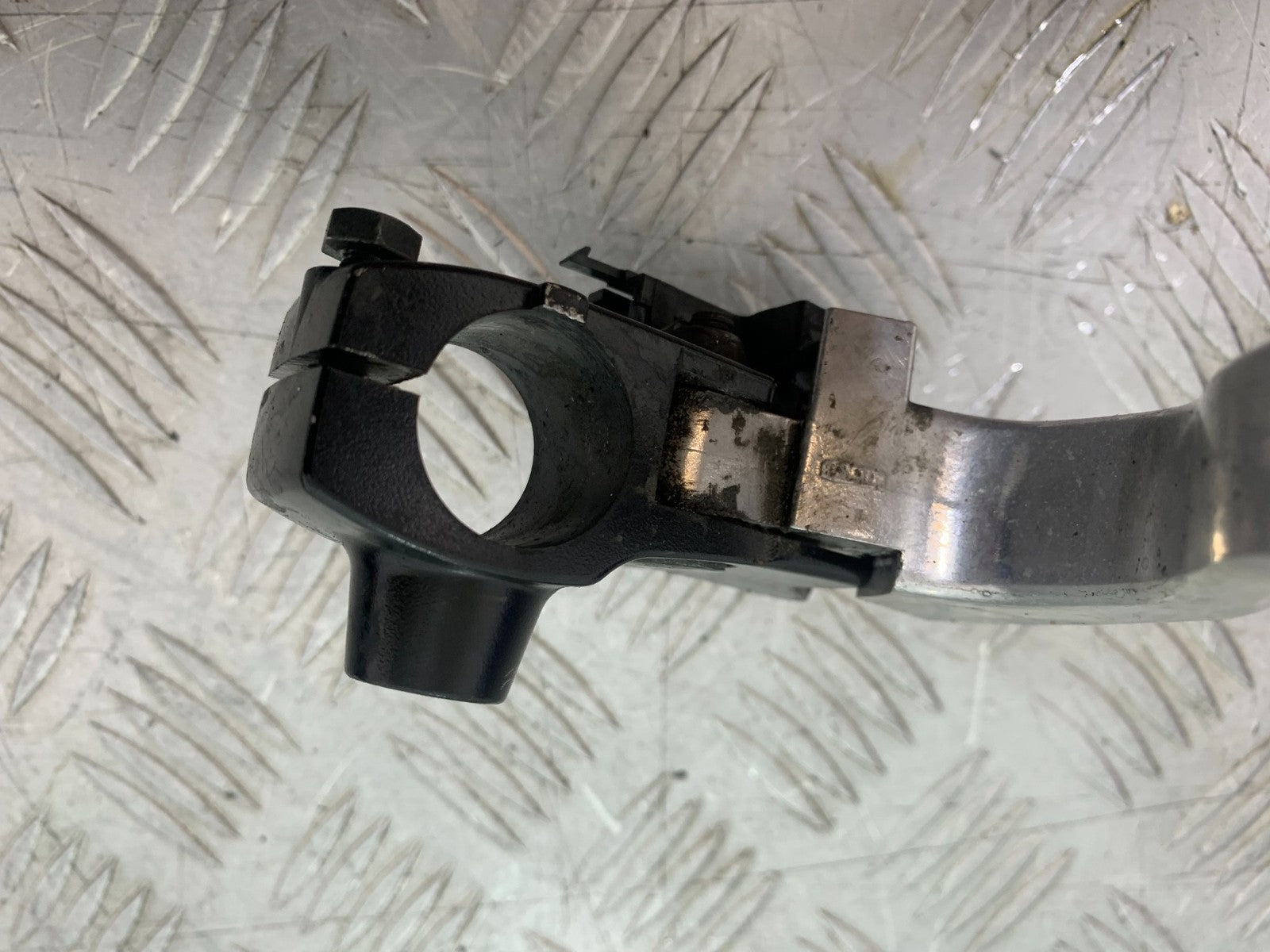 YAMAHA XVS 1300 MIDNIGHT STAR CLUTCH LEVER AND BRACKET YEAR 2007-16 (CMB1200)