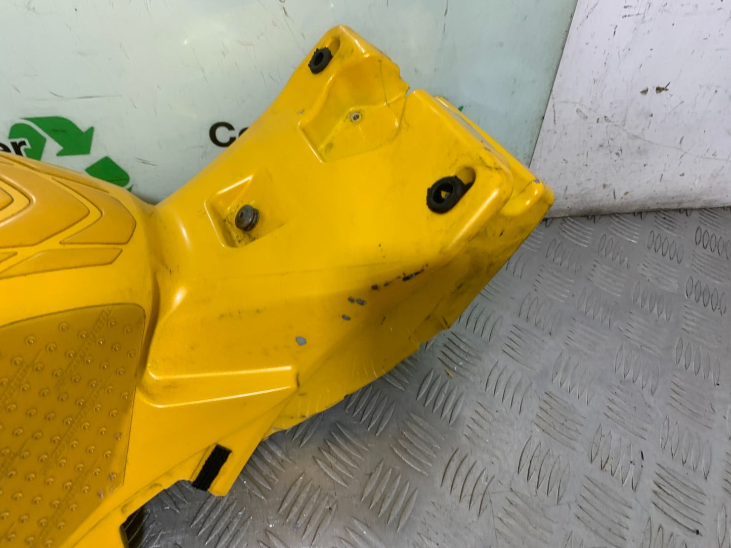 APRILIA TUONO 1000 V4R PETROL TANK   YEAR 2011-13  (CMB1331)