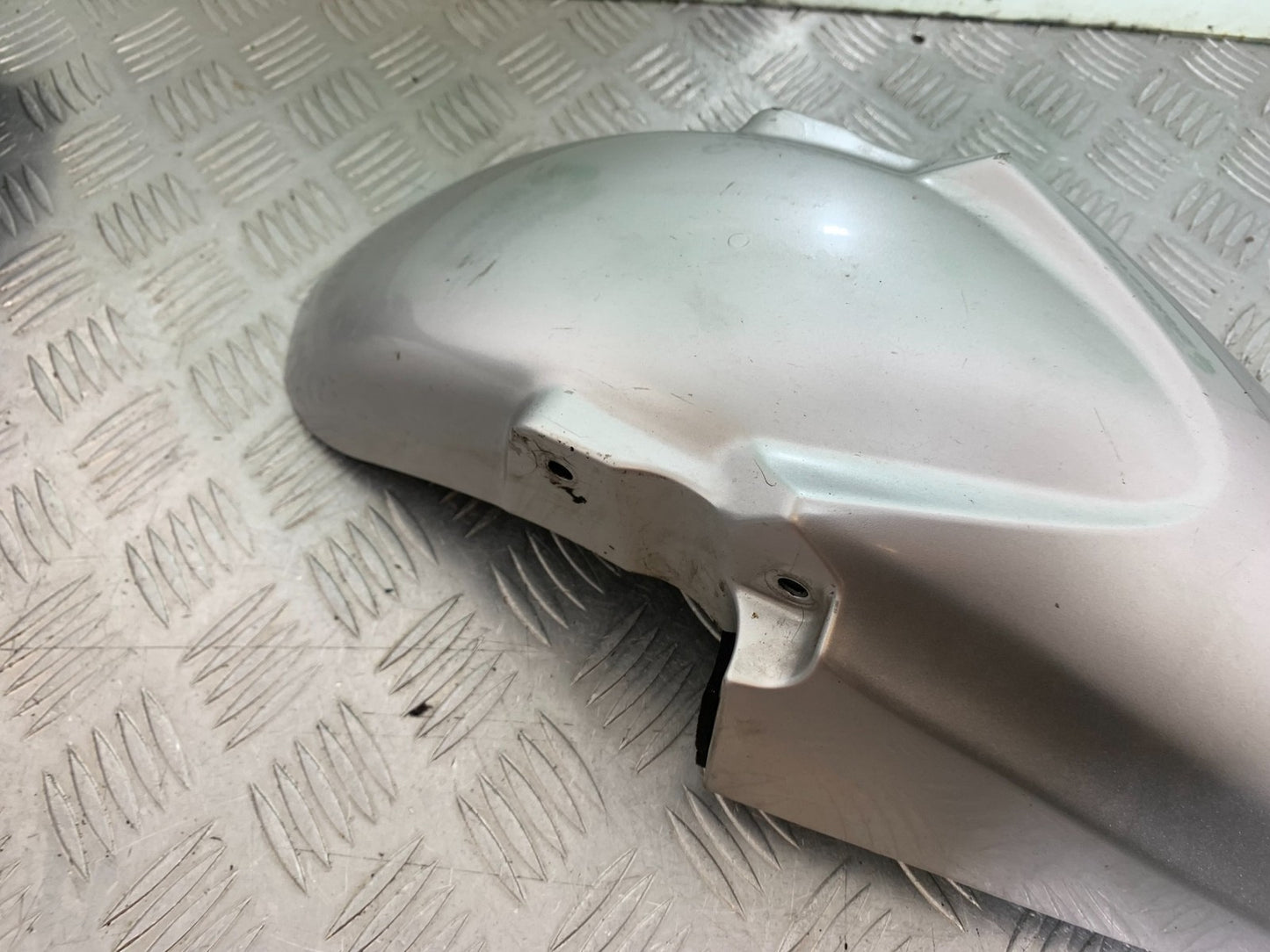 SUZUKI GSF1200 GSF 1200 BANDIT FRONT MUDGUARD  YEAR 2001-2004 (CMB1188)
