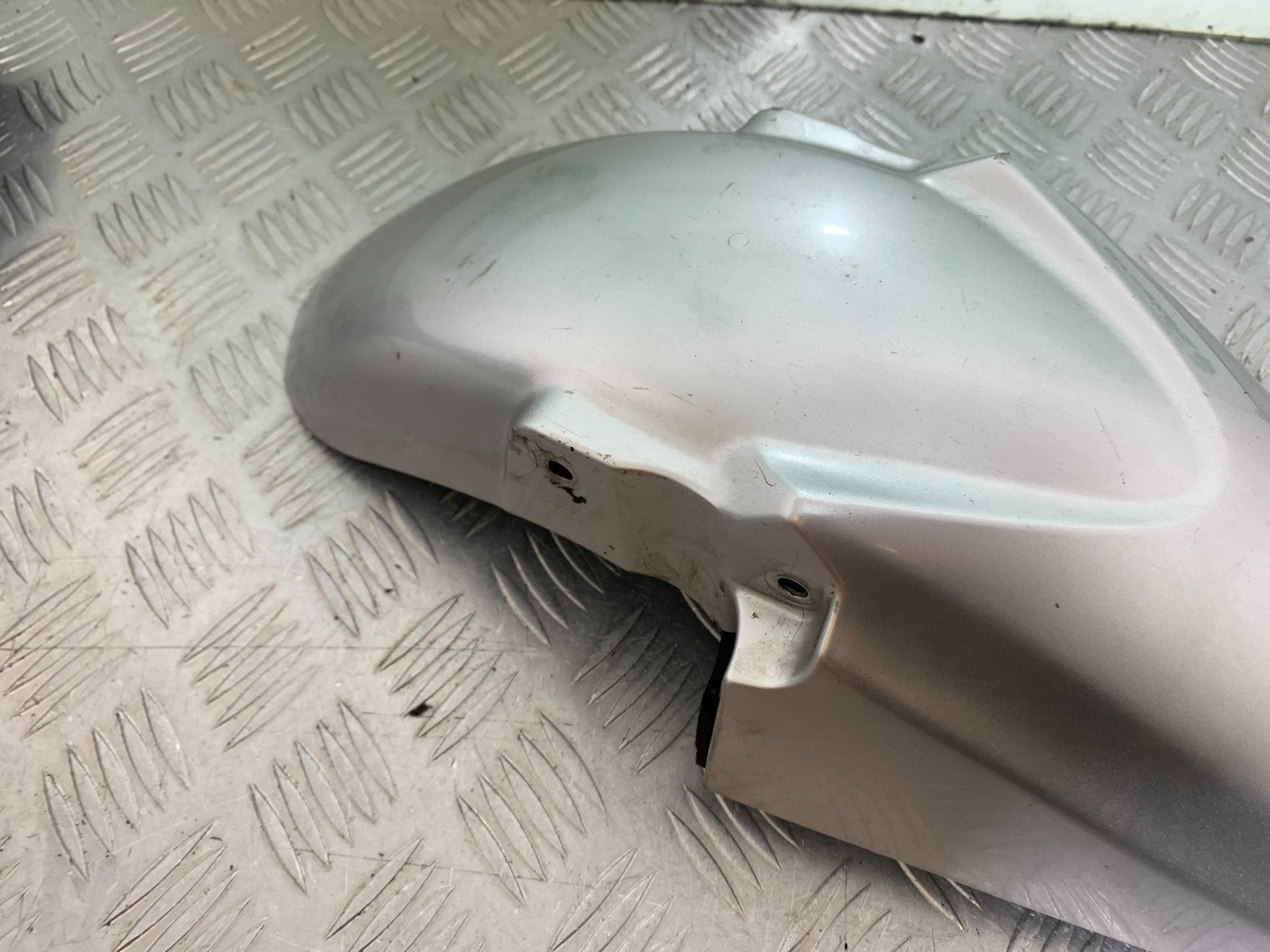 SUZUKI GSF1200 GSF 1200 BANDIT FRONT MUDGUARD  YEAR 2001-2004 (CMB1188)