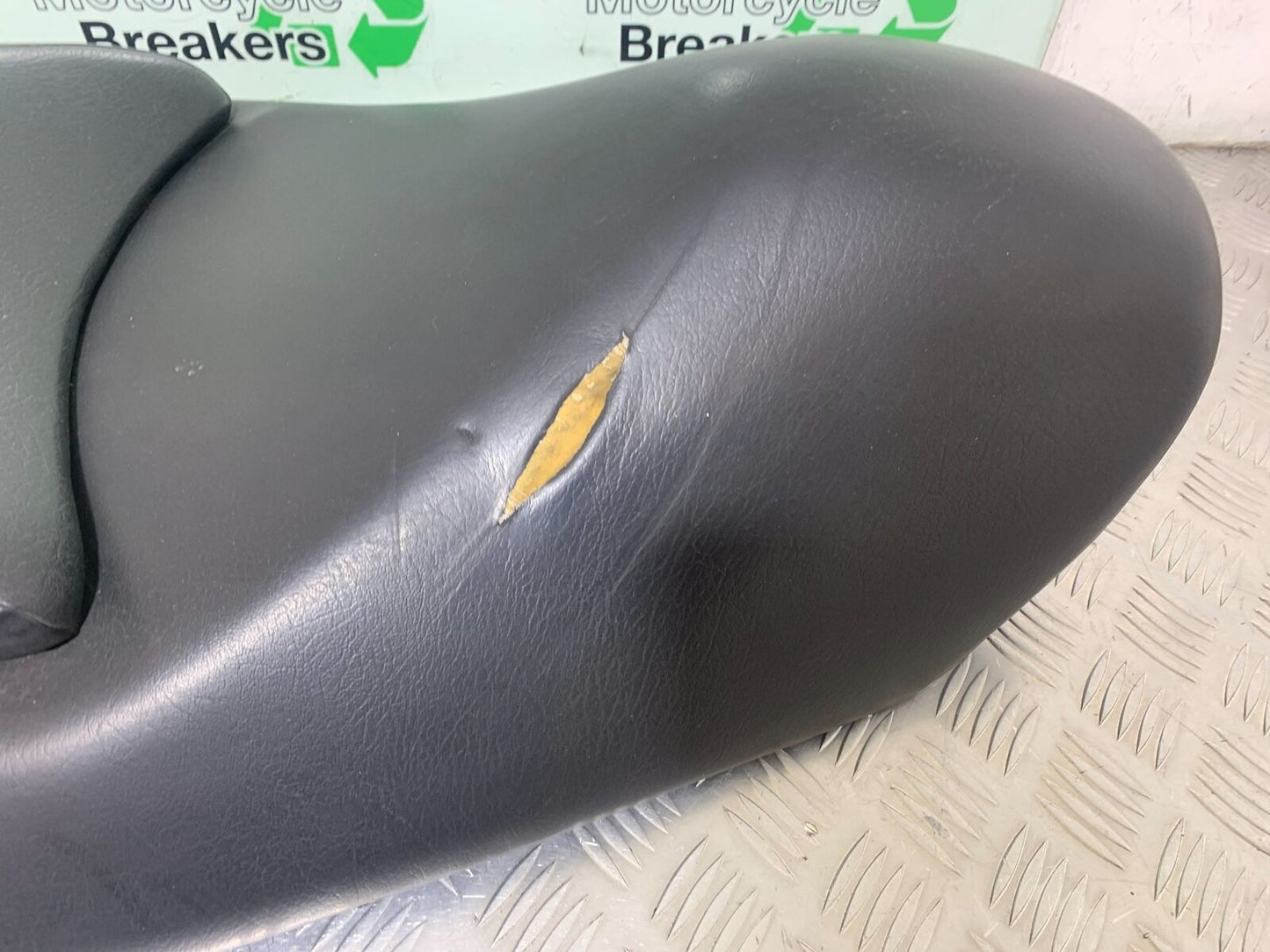 SUZUKI AN 200 UN 200 BURGMAN SEAT YEAR 2007-09 (CMB1128)
