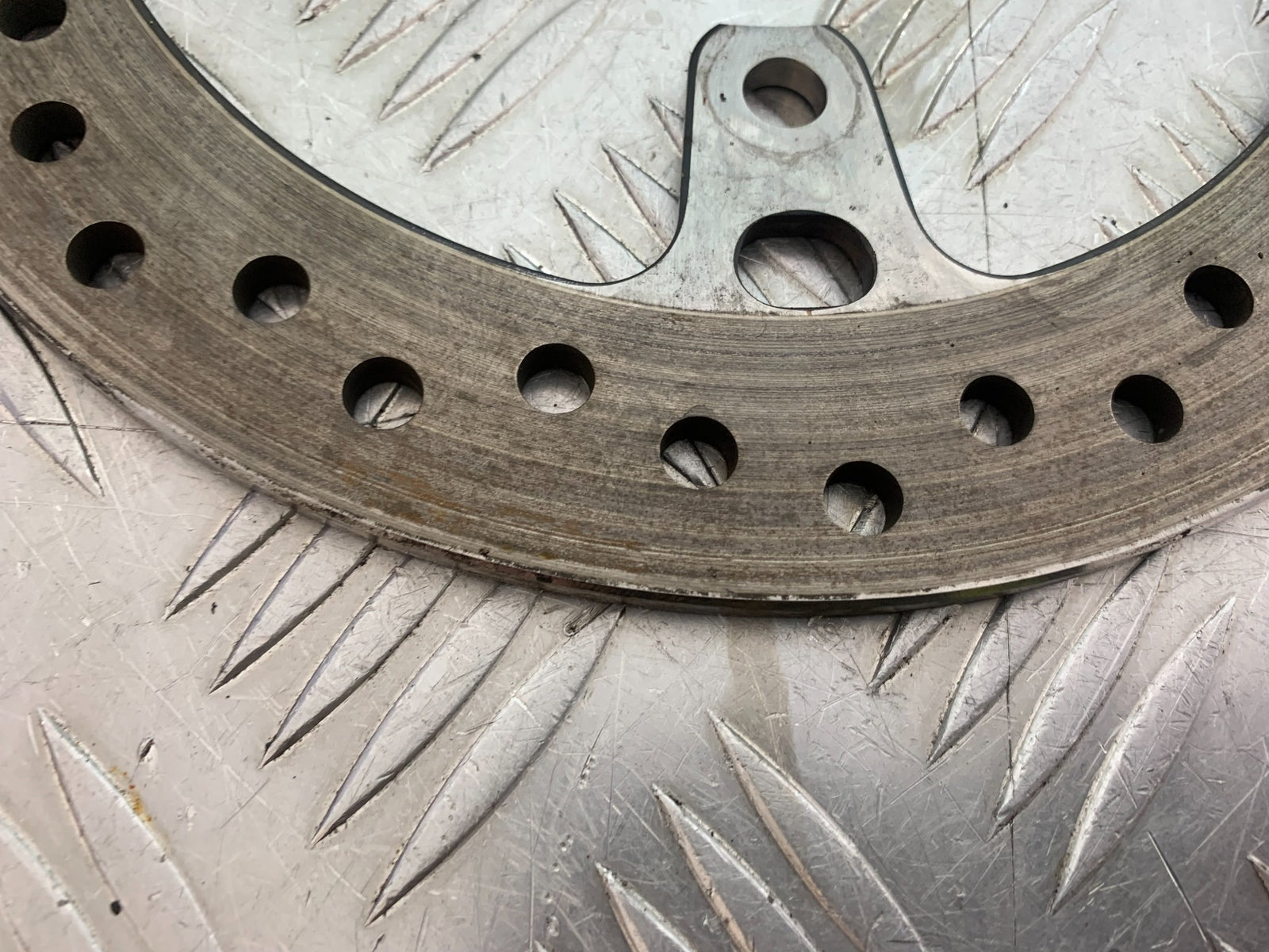 TRIUMPH TRIDENT 660 REAR BRAKE DISC  YEAR 2021-2024 (CMB1148)