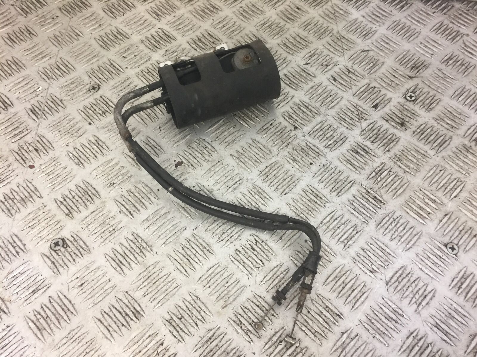 YAMAHA R6 2CO SERVO MOTOR  YEAR 2006 (STOCK 607)