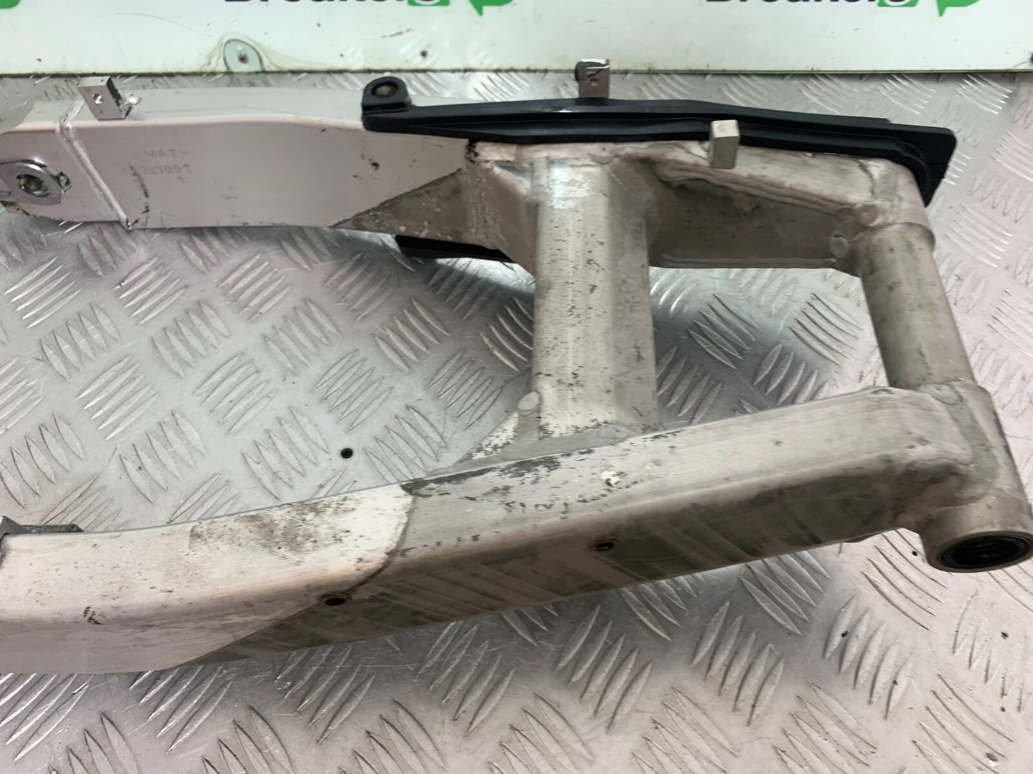 HONDA CBR1100 BLACKBIRD SWINGARM   YEAR 1999-2005 (CMB1103)