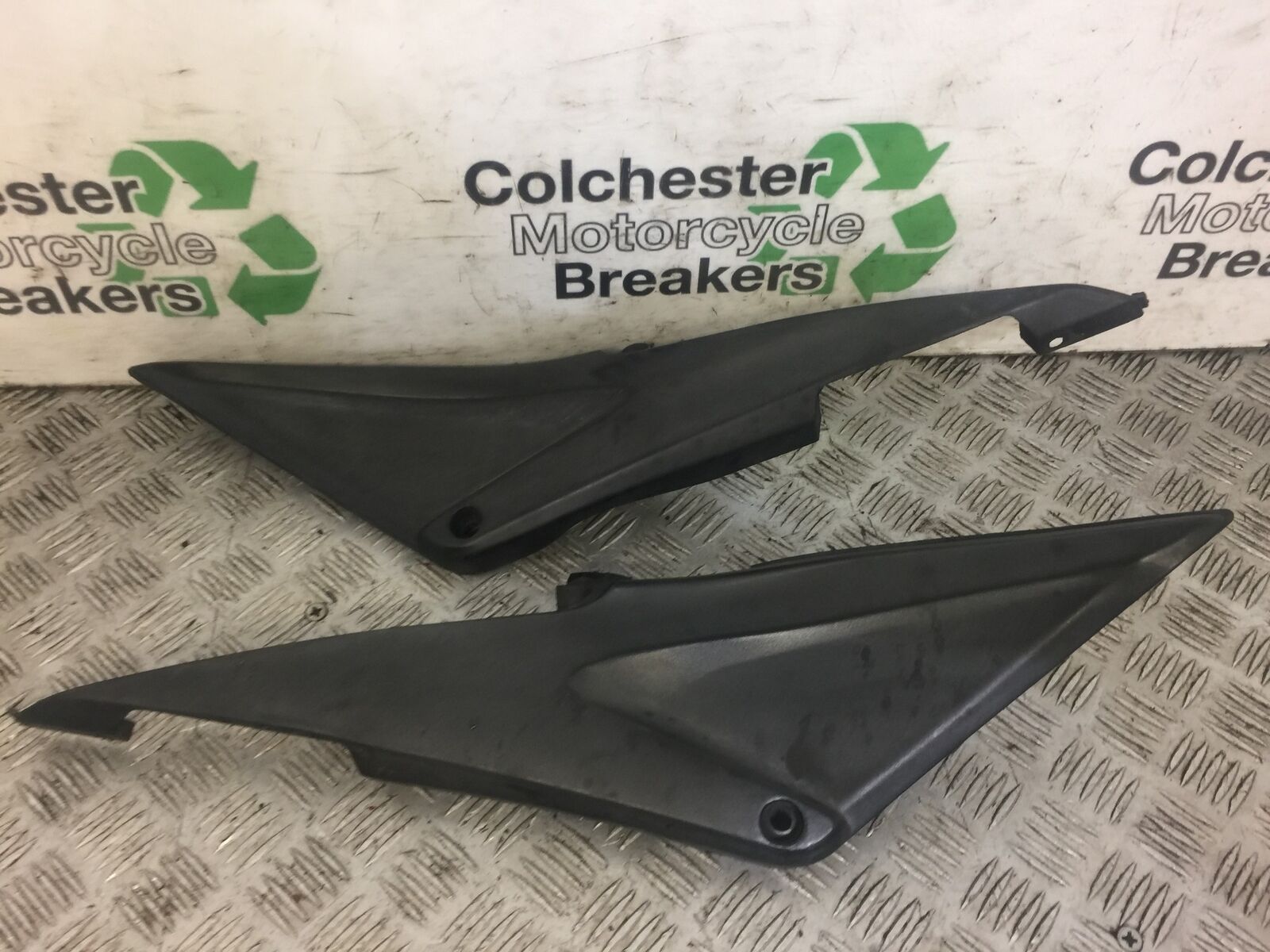 HONDA CBR600 RR CBR 600 RR LEFT & RIGHT SIDE INFILLS  YEAR 2006 (STOCK 489)