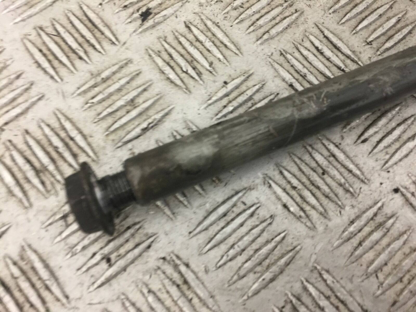 HONDA VFR800 V TEC FRONT WHEEL SPINDLE YEAR 2009-2013  (ABS) STOCK 576