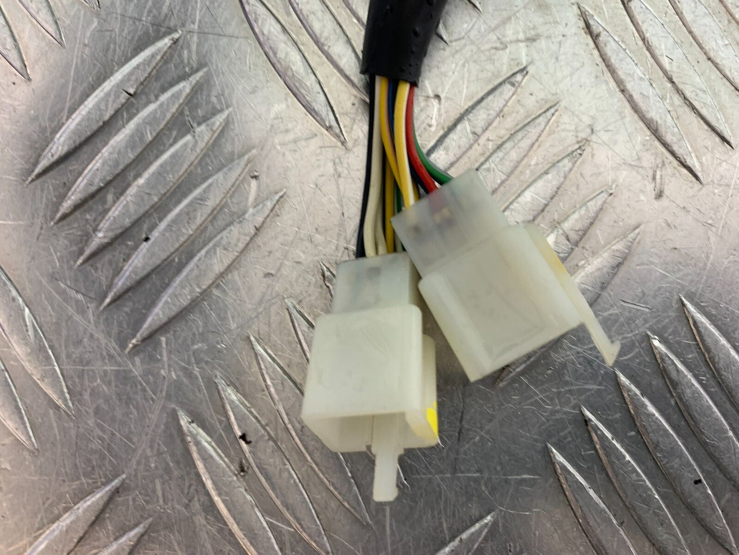 APRILIA SL750 SL 750 SHIVER LEFT SWITCH GEAR    YEAR 2012 (CMB1074)