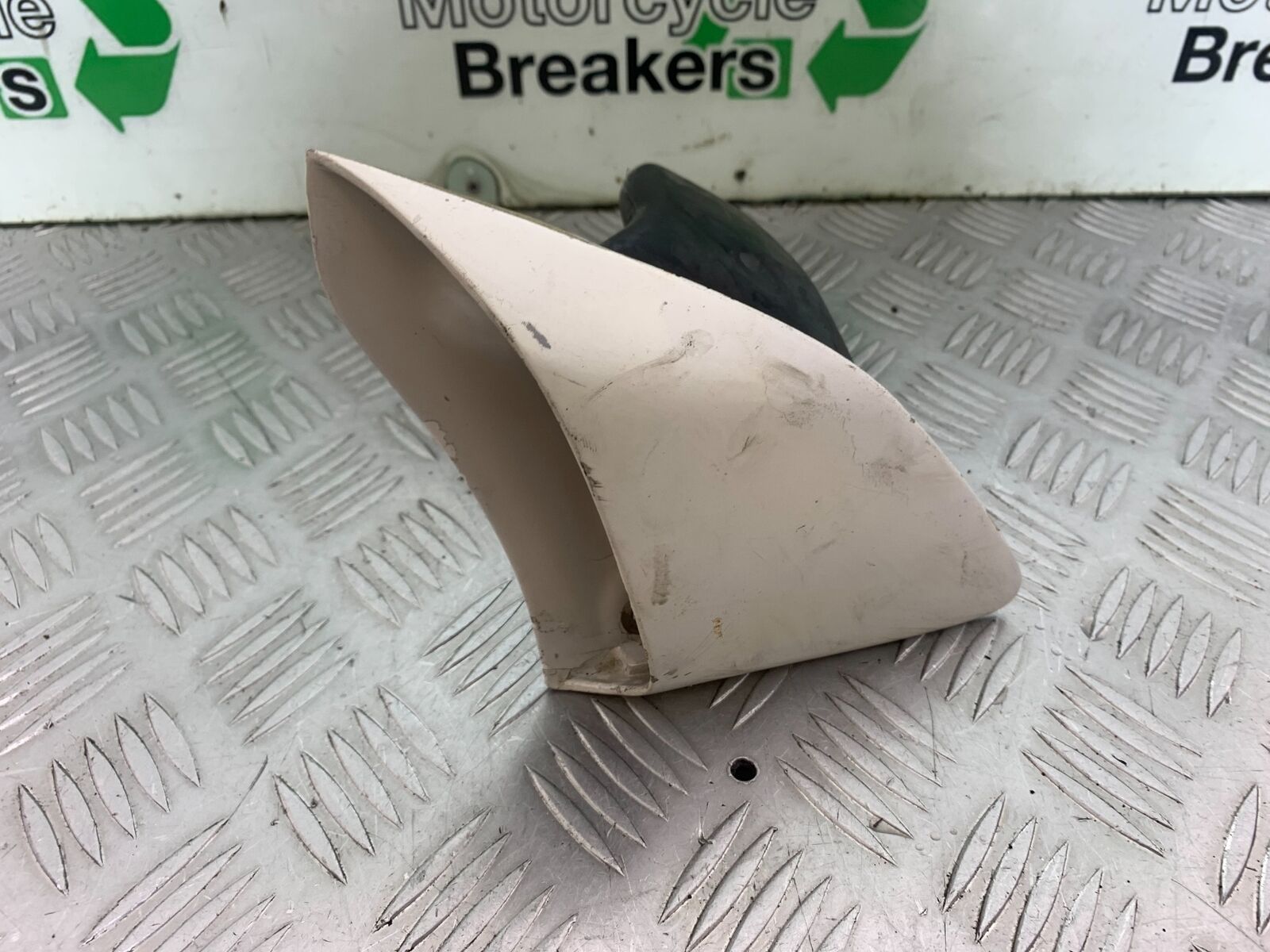 YAMAHA FJ1100 FJ 1100 LEFT AIR TUBE  YEAR 1984-1985 (CMB1101)