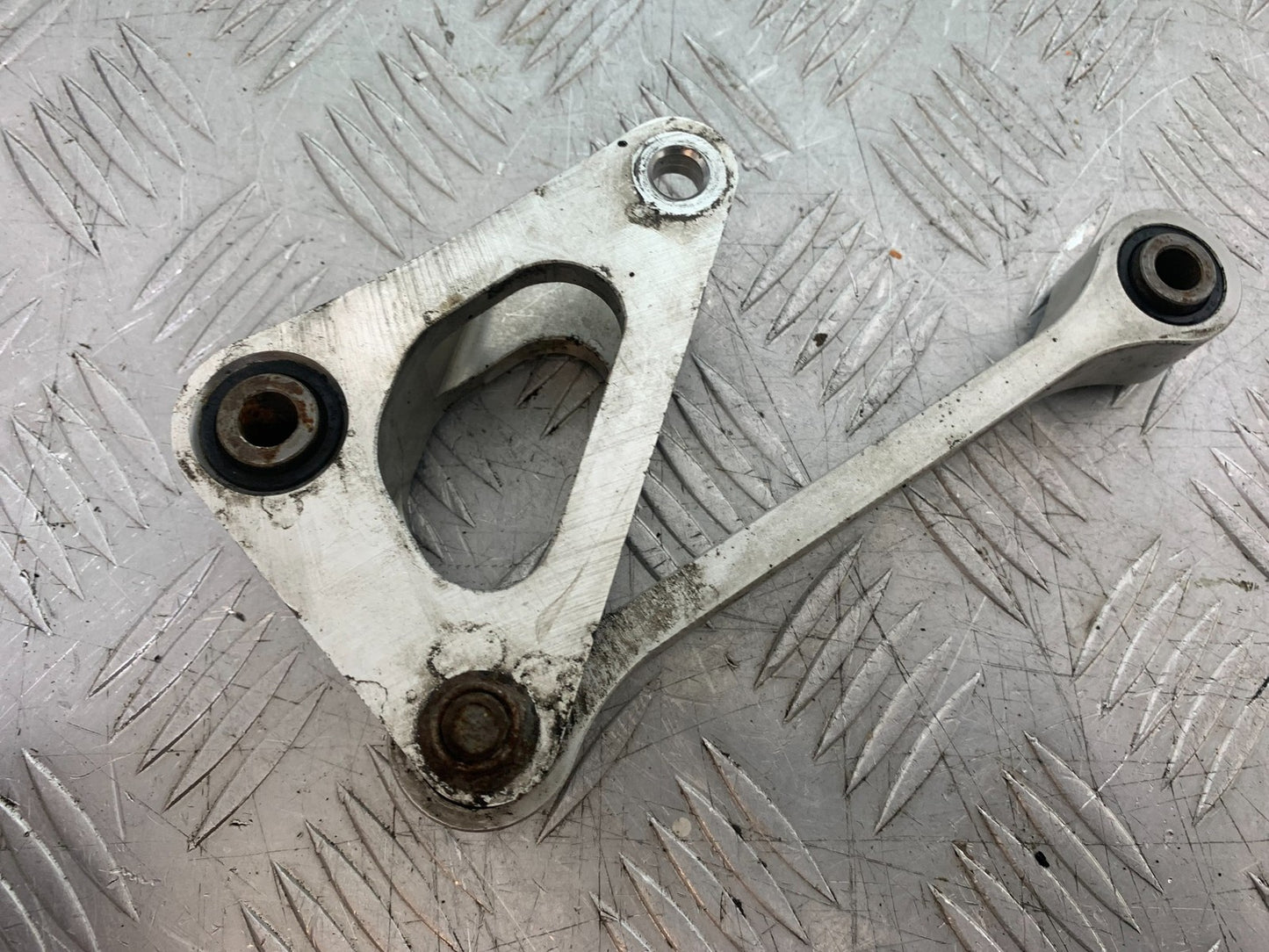 YAMAHA YZF R1 4XV REAR SHOCK LINKAGE  YEAR 1998-99 (CMB1291)