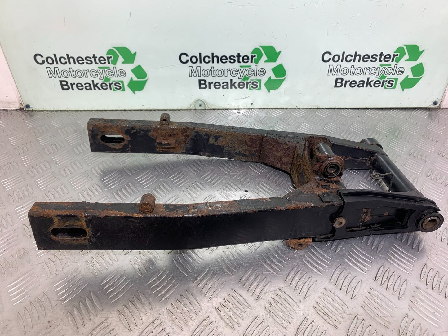 KAWASAKI Z750 Z 750 SWINGARM  YEAR 2004-2006  (CMB1104)