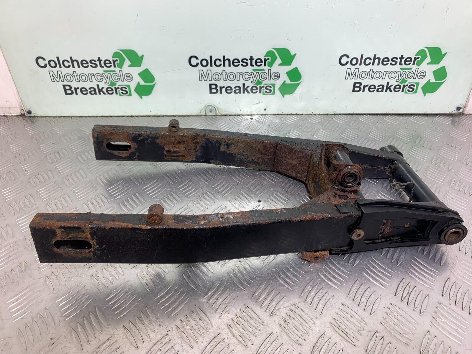 KAWASAKI Z750 Z 750 SWINGARM  YEAR 2004-2006  (CMB1104)
