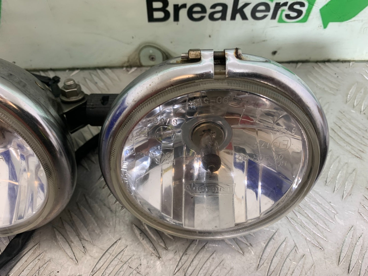 TRIUMPH SPEED TRIPLE R 1050 HEADLIGHTS  2009 (CMB1183)