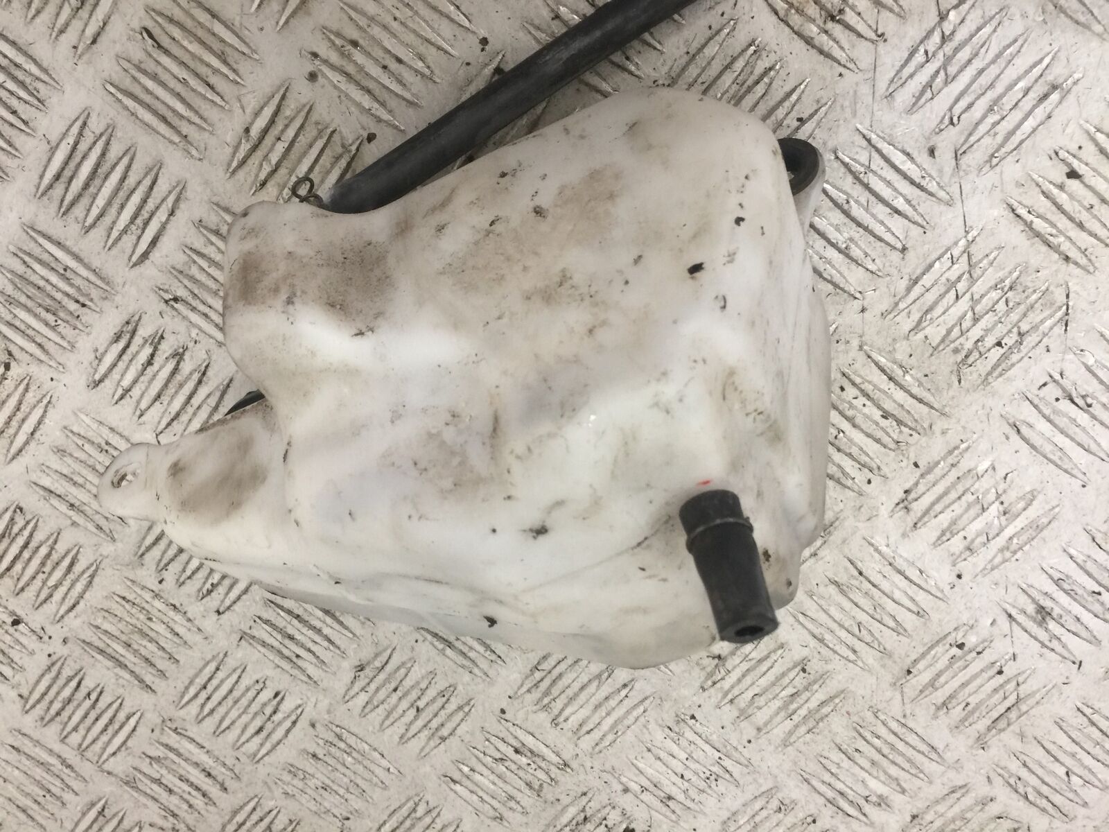 KAWASAKI Z750 Z 750 COOLANT BOTTLE  YEAR 2004-2006  (STOCK 871)
