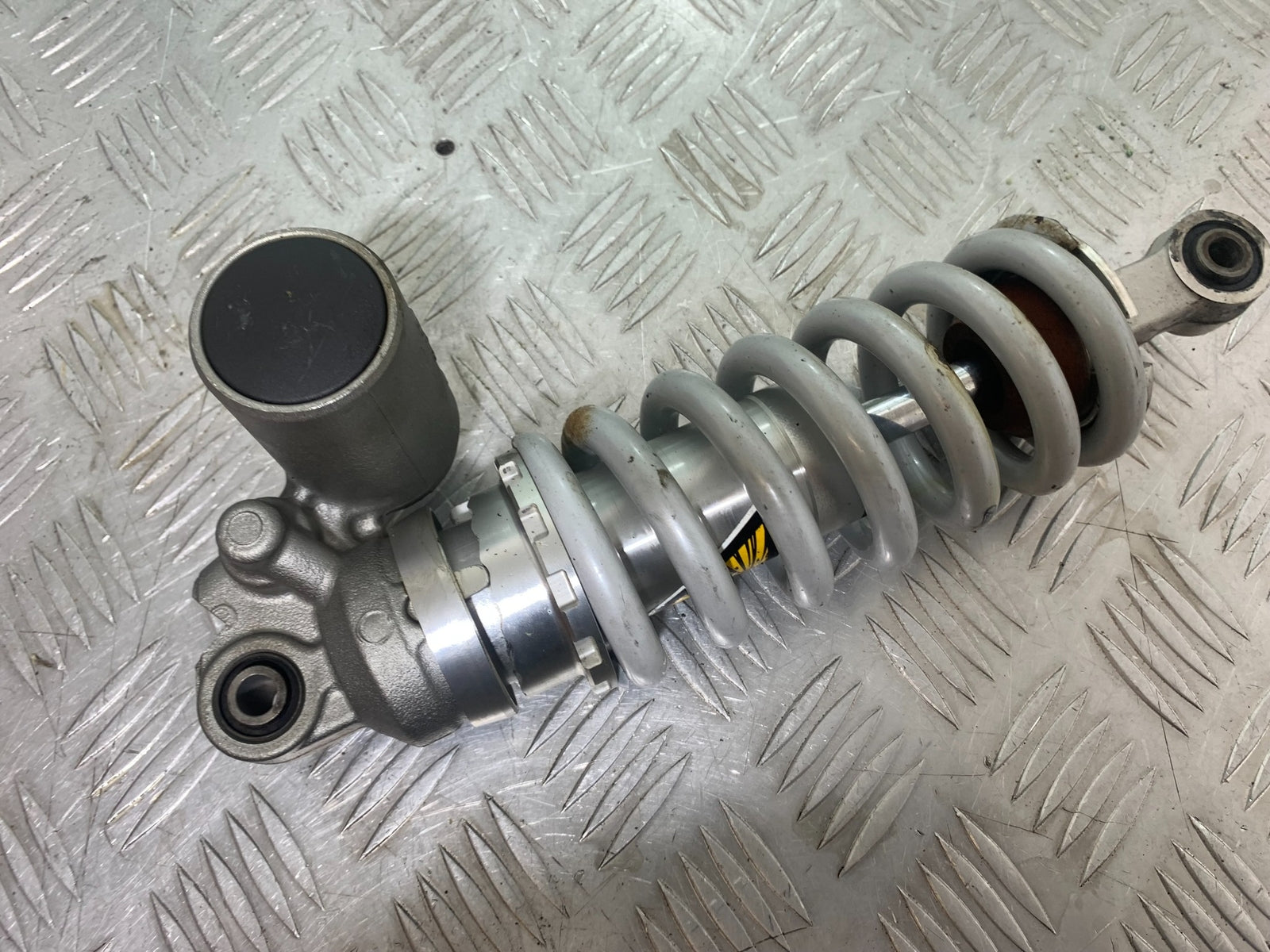 YAMAHA YZF R1 REAR SHOCK (K-TECH SPRING)   YEAR 2004-2006 (CMB1155)
