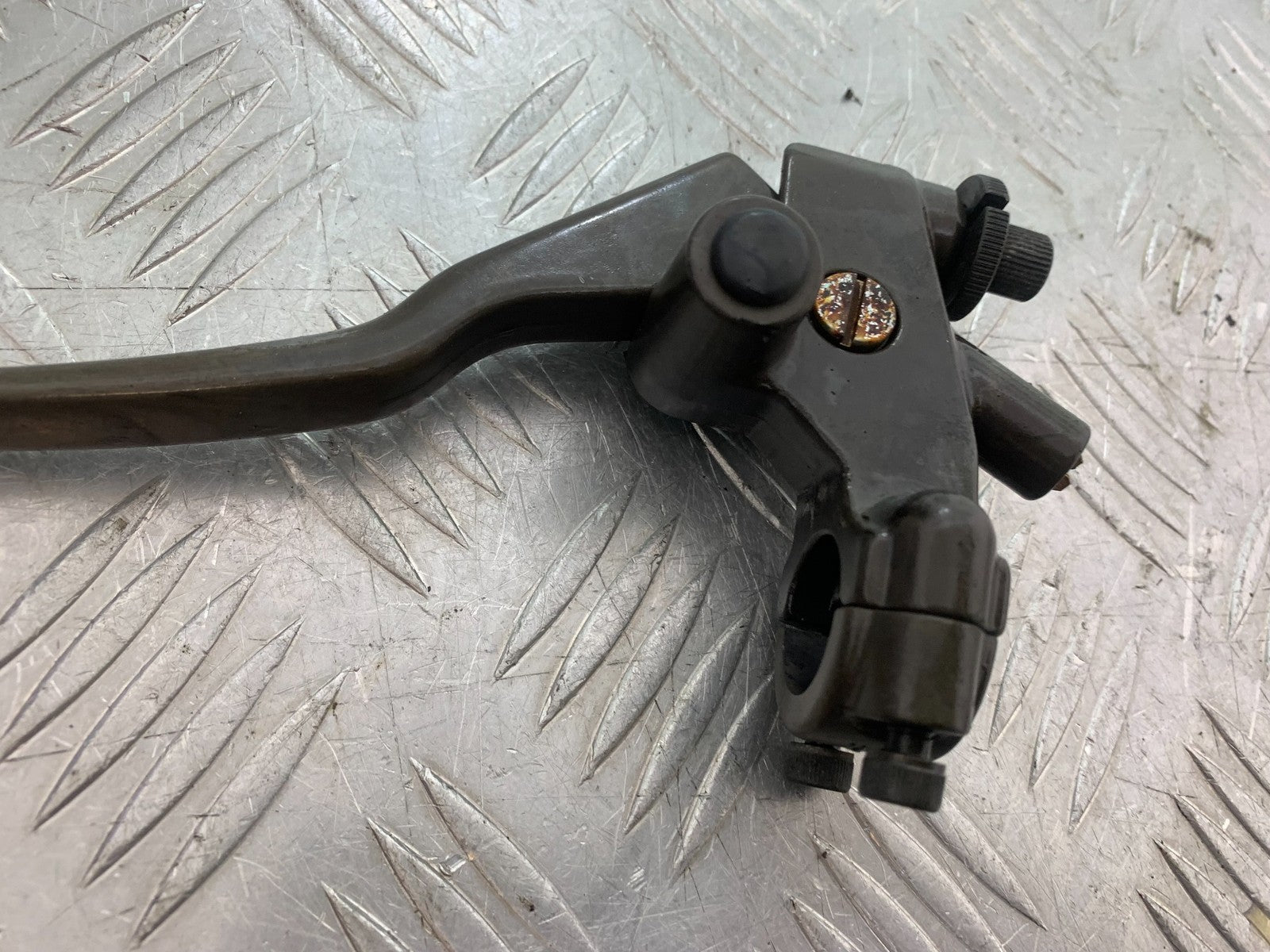 HONDA NT650 V DEAUVILLE CLUTCH LEVER AND BRACKET  YEAR 1999 (CMB1268)