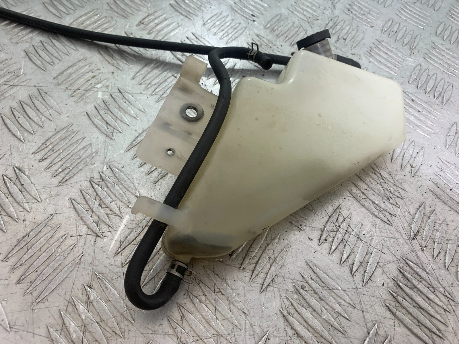 SUZUKI GSXR750 GSXR 750 K4 K5 COOLANT BOTTLE   2004-2005 (CMB1319)