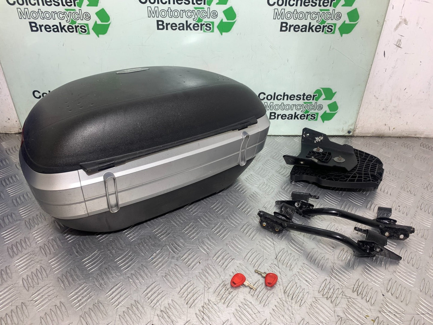 BMW K1300 S K 1300 S GIVI TOP BOX AND RACK  YEAR 2009-16 (CMB1216)