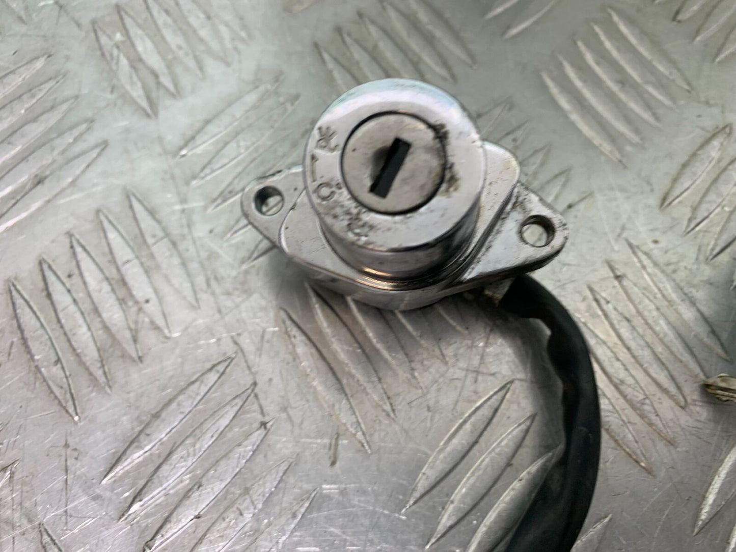 TRIUMPH THUNDERBIRD 1600 ECU LOCKS KEY  YEAR 2011 (CMB1107)