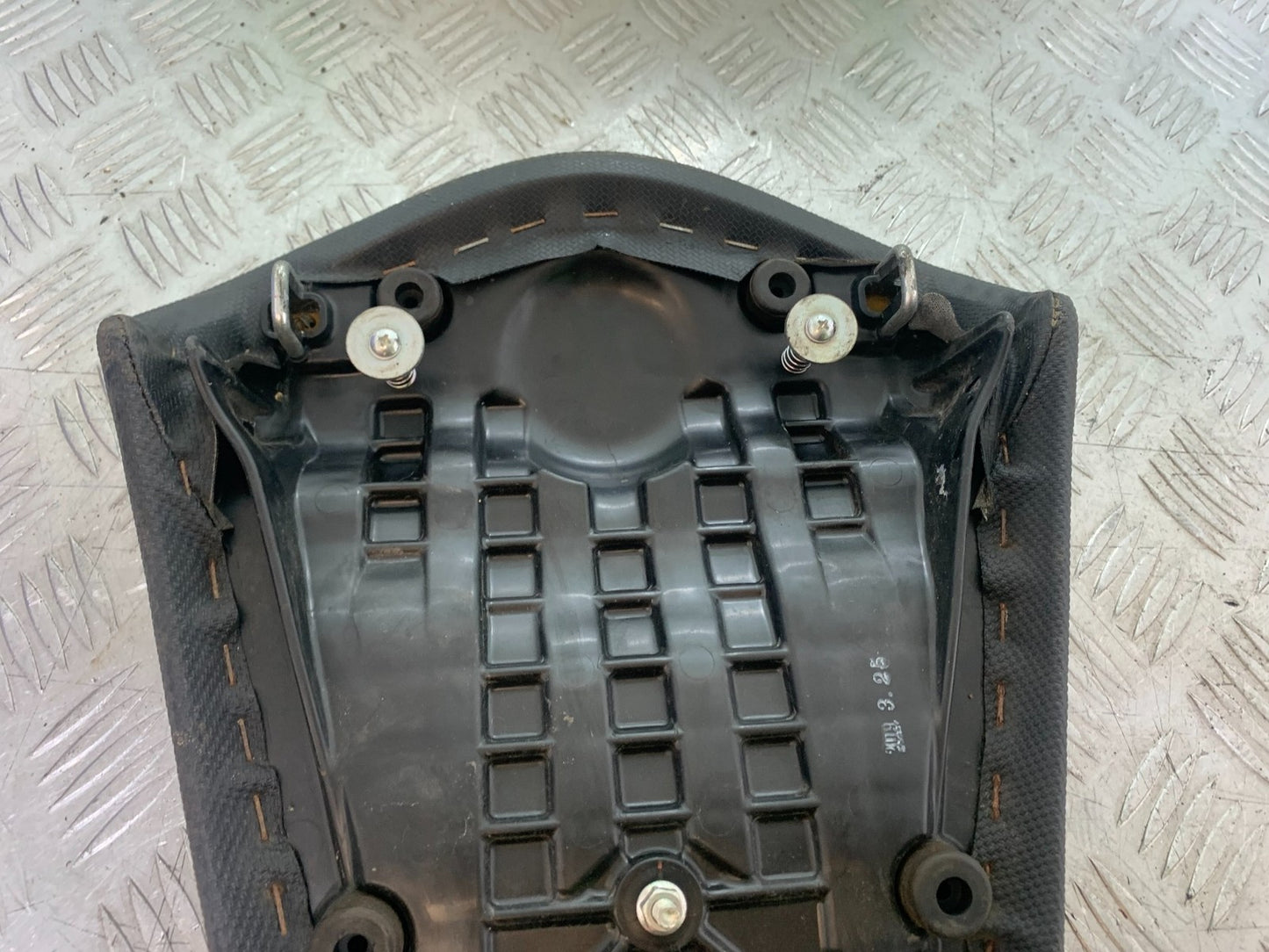 HONDA NC750 NC 750 X DCT REAR SEAT NO HOLES  YEAR 2019 (CMB1223)