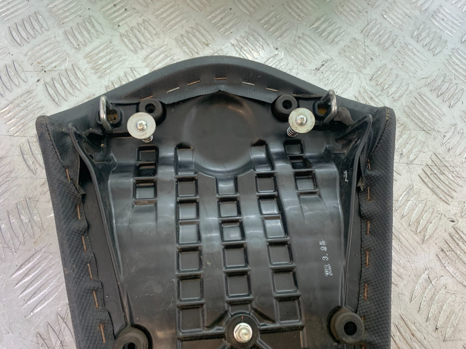 HONDA NC750 NC 750 X DCT REAR SEAT NO HOLES  YEAR 2019 (CMB1223)