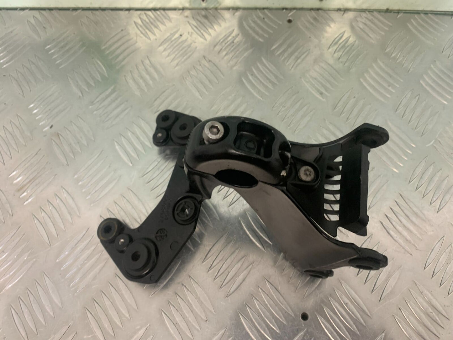 TRIUMPH 675 STREET TRIPLE RX FAIRING BRACKET YEAR 2015-17 (STOCK 971)