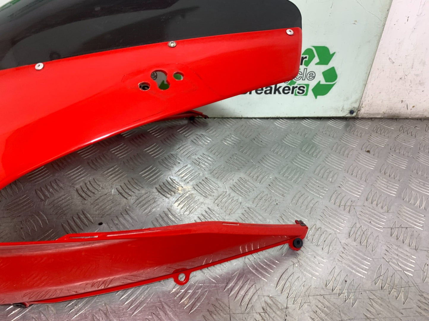 DUCATI 1198 S TOP FAIRING AND SCREEN  YEAR 2009-2011 (CMB1219)