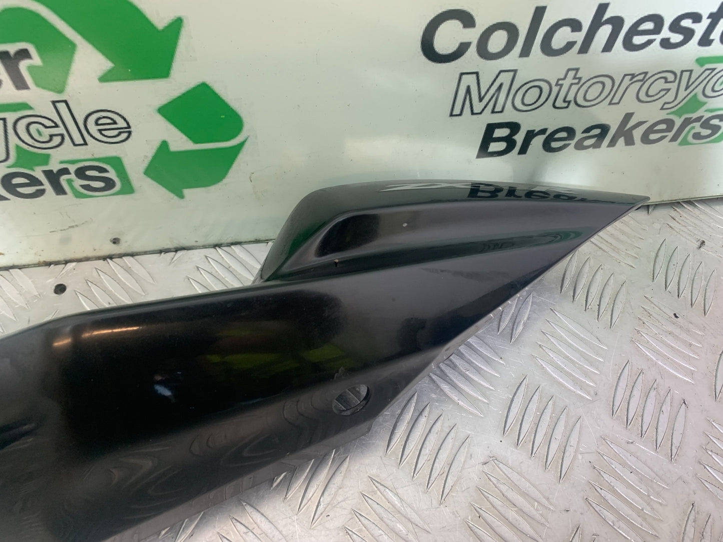 KAWASAKI ZX6R LEFT SEAT PANEL  YEAR 2009-2012 (CMB1136)