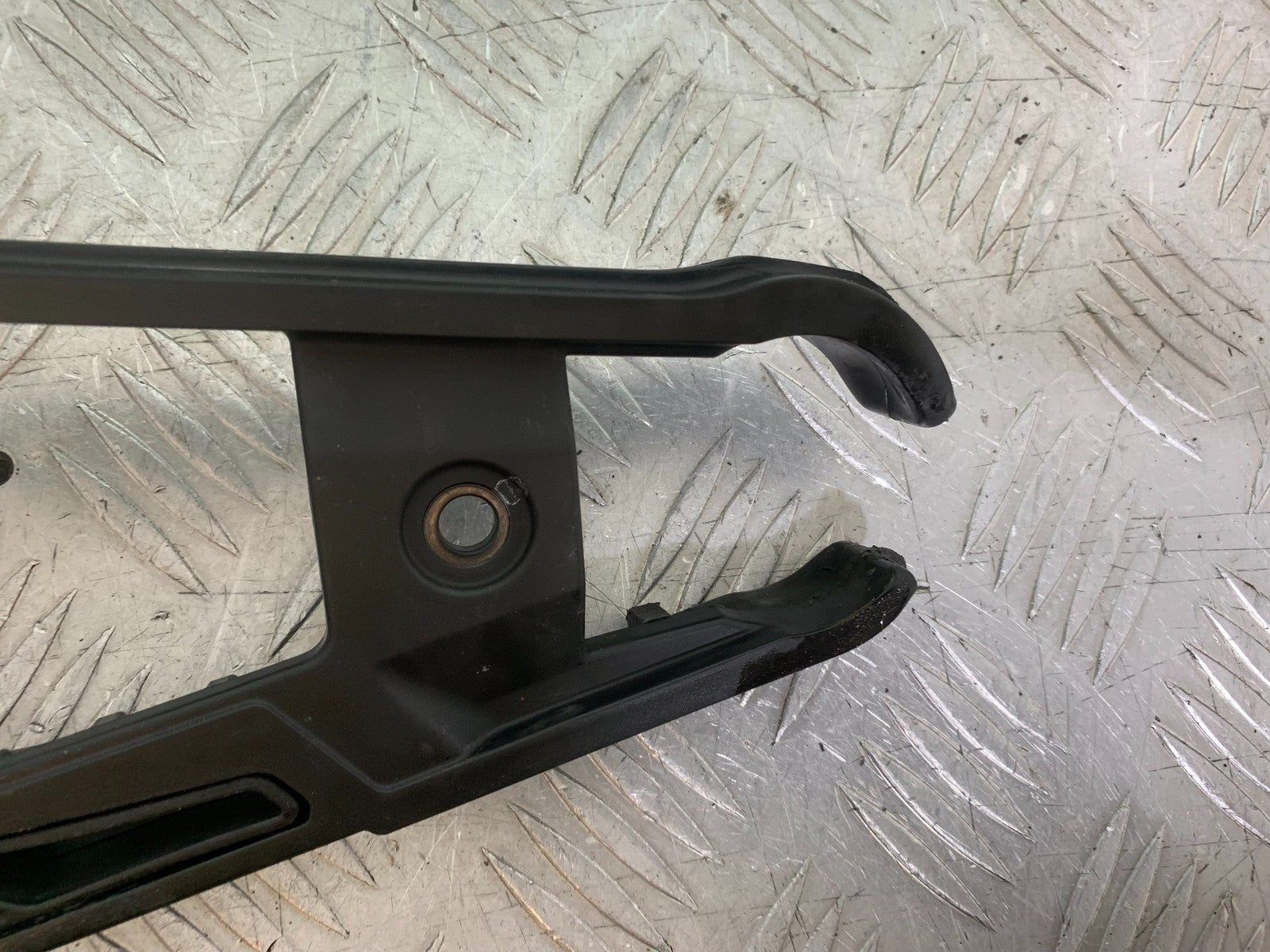 TRIUMPH TRIDENT 660 CHAIN GUIDE   YEAR 2021-2024 (CMB1295)
