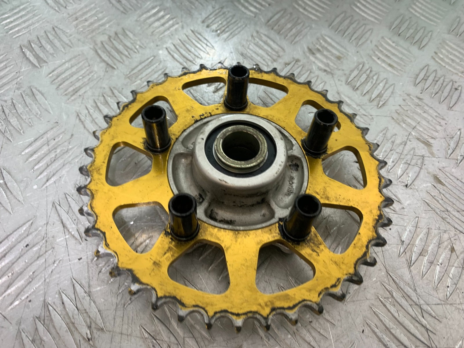 APRILIA TUONO 1000 V4 SPROCKET CARRIER  YEAR 2013-2014 (CMB1239)