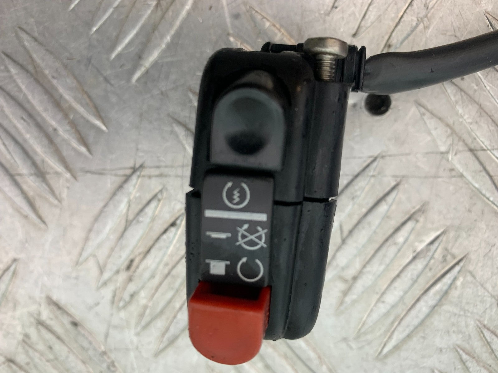 APRILIA TUONO 1000 V4 RIGHT SWITCH GEAR    YEAR 2013-2014 (CMB1239)