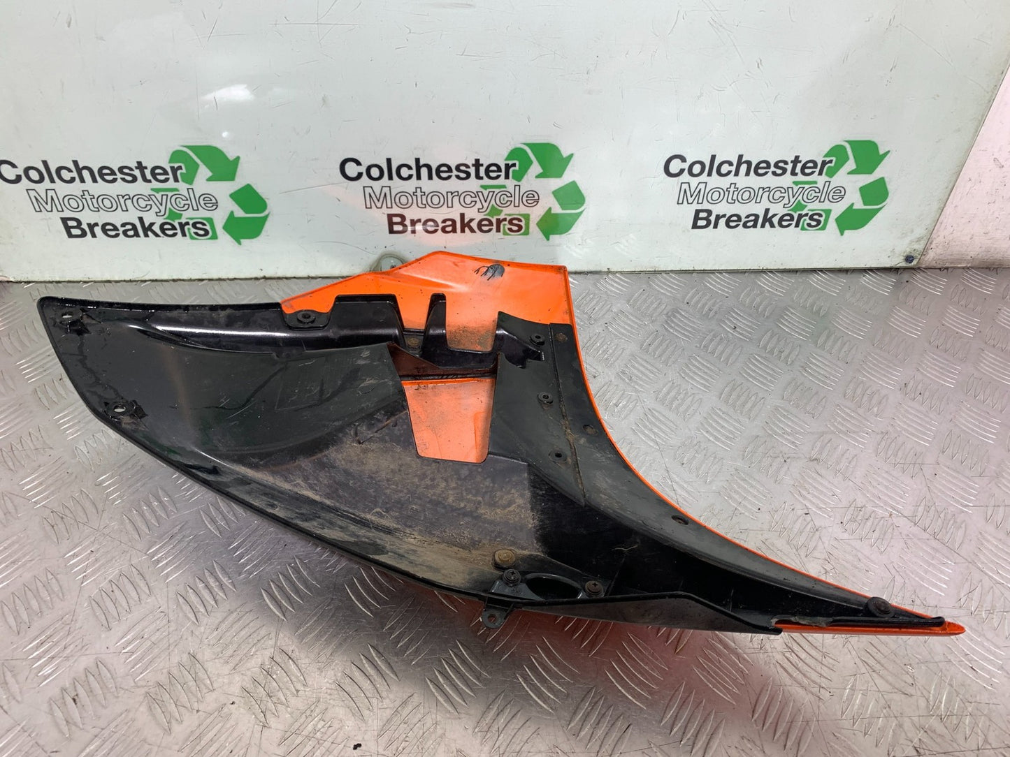 KTM RC125 RC 125 RIGHT FAIRING PANEL  YEAR 2017-2022 (CMB 1244)