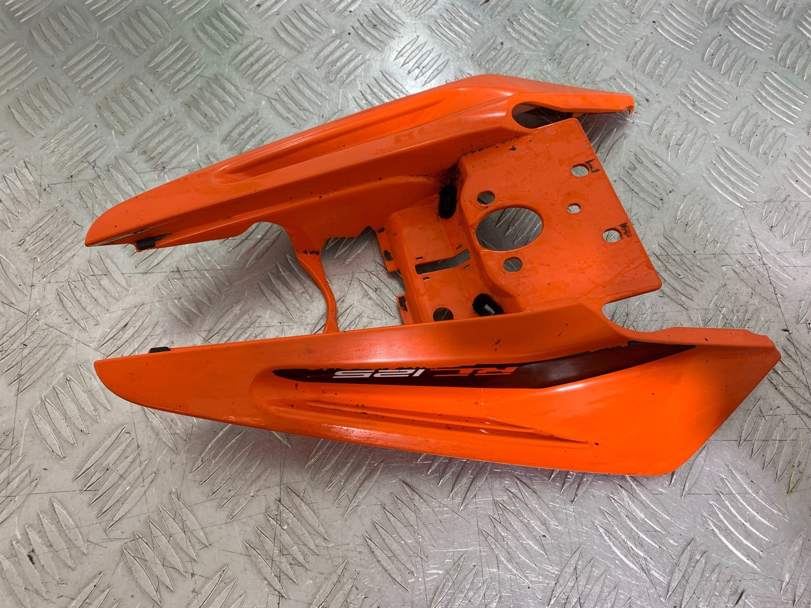 KTM RC125 RC 125 TAIL PIECE YEAR 2017-2022 (CMB 1244)